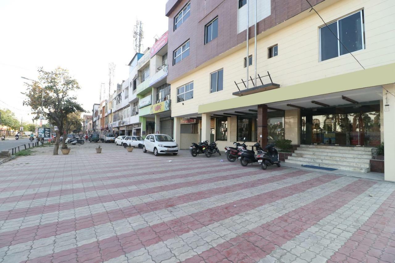 Oyo 29852 Hotel Golden View Abadpura Exterior photo