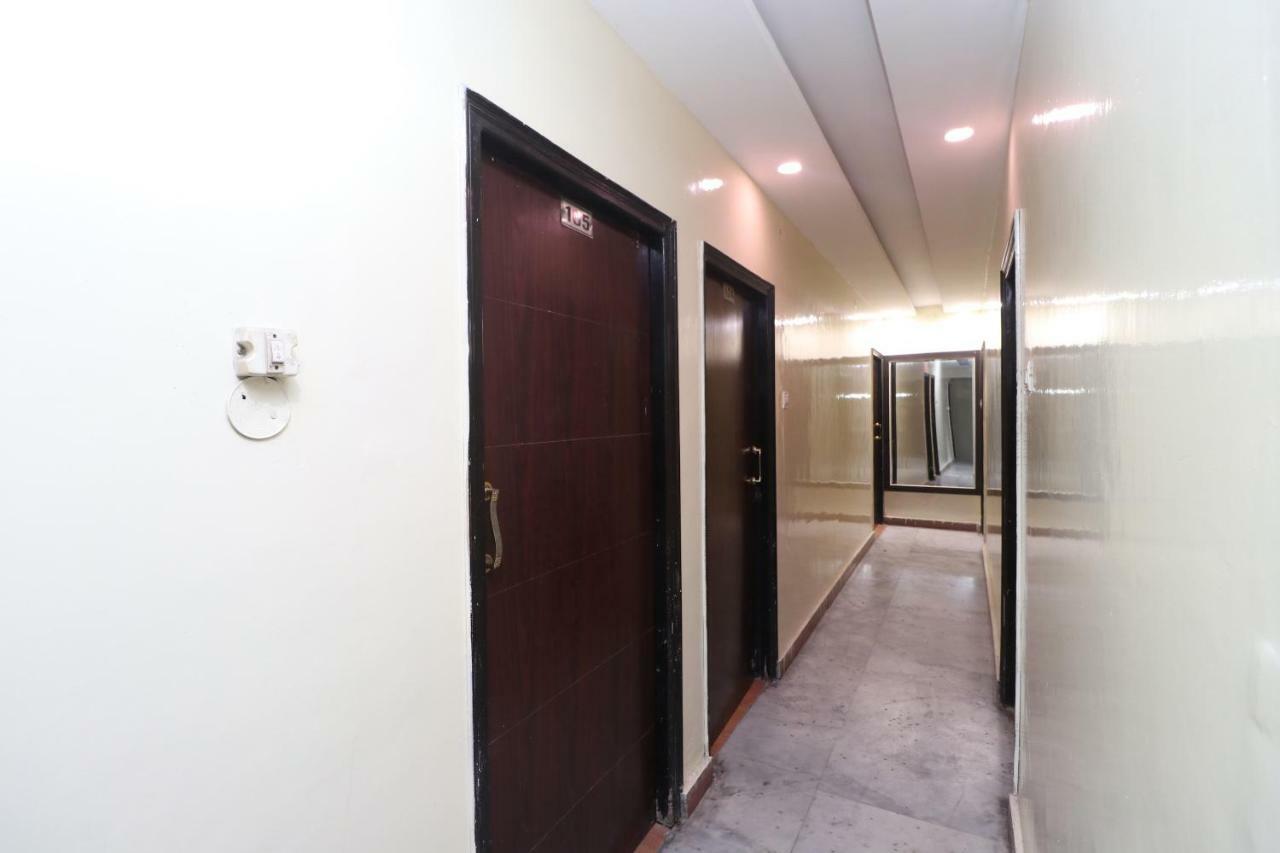 Oyo 29852 Hotel Golden View Abadpura Exterior photo